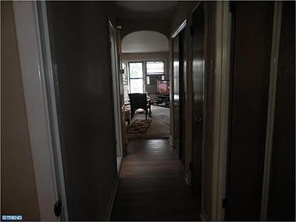 5th image of 162 W Cheltenham Ave