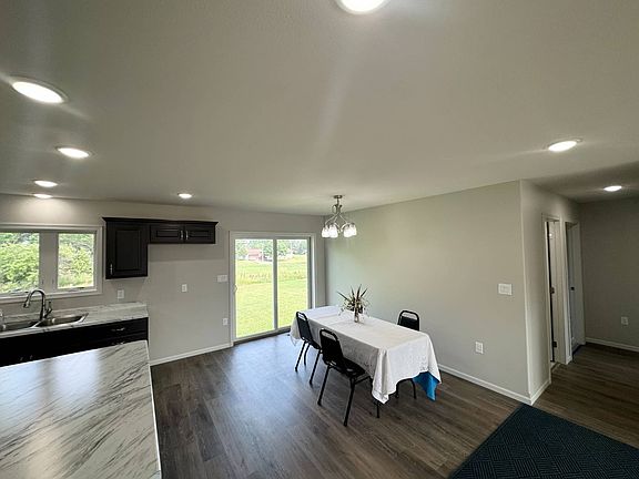 5th image of 205 Elmwood Dr
