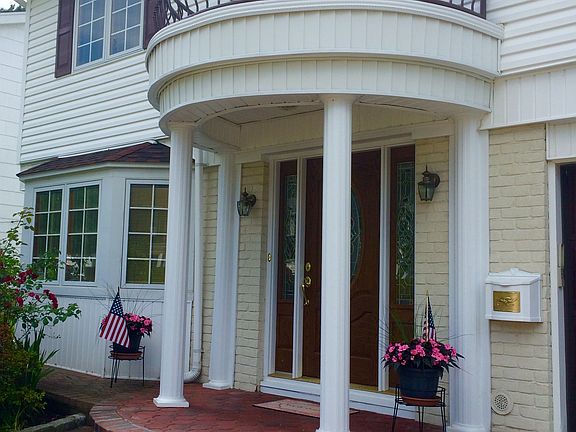 2nd image of 599 Kathleen Pl
