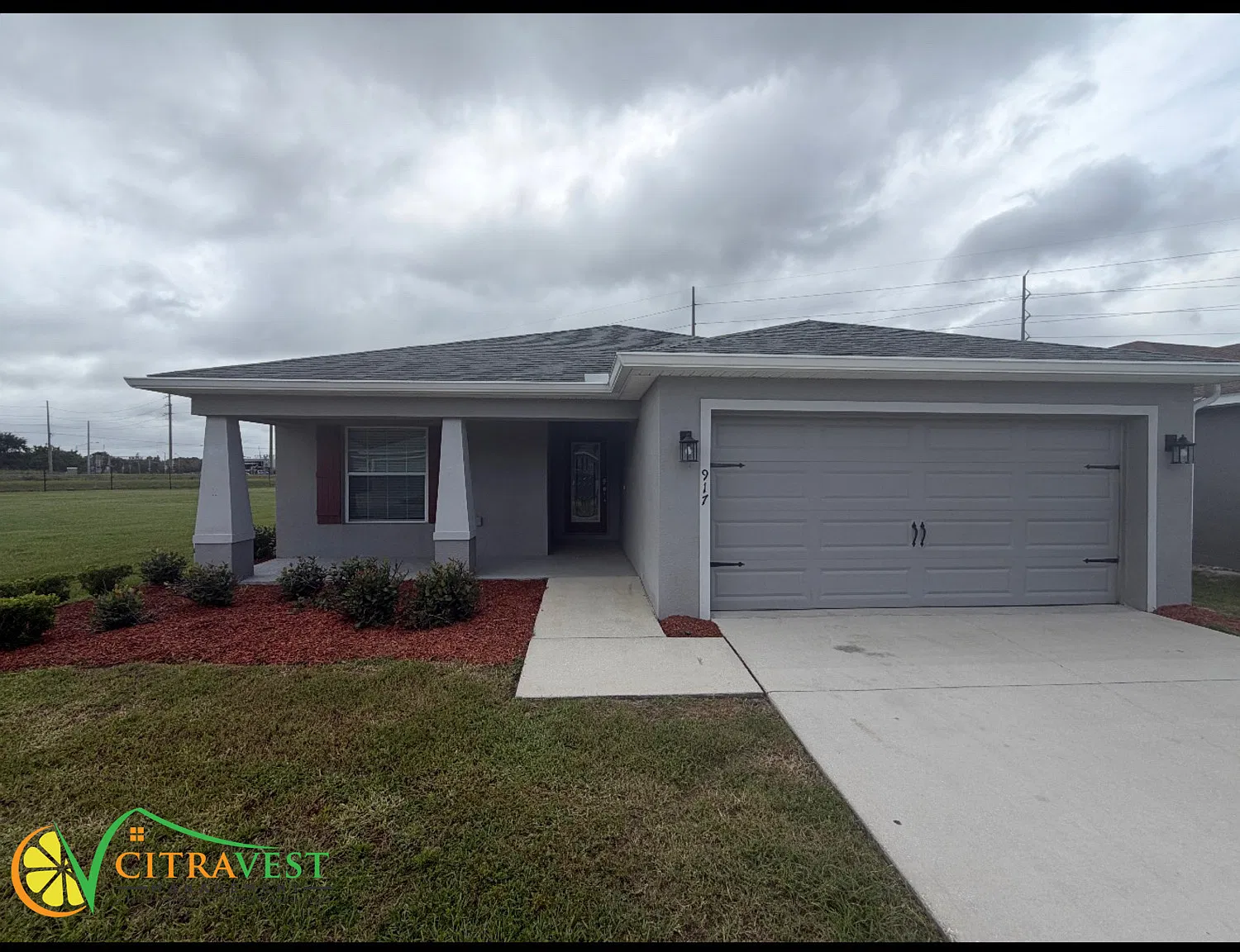 4 Bedroom / 2 Bath Available in Eagle Lake! — Photo 1