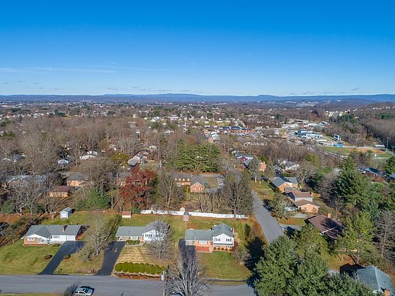 2nd image of 545 Chinquapin Trl