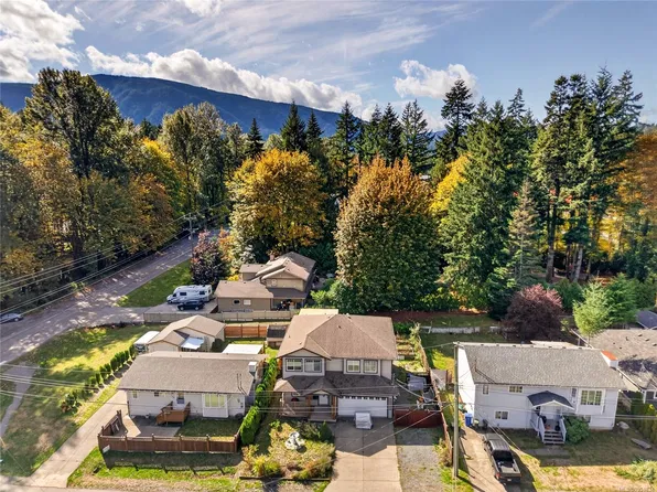 120 Lake Park Rd, Lake Cowichan, BC V0R 2G1