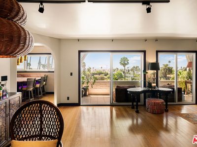 7560 Hollywood Blvd #Penthouse 409, Los Angeles, CA, 90046