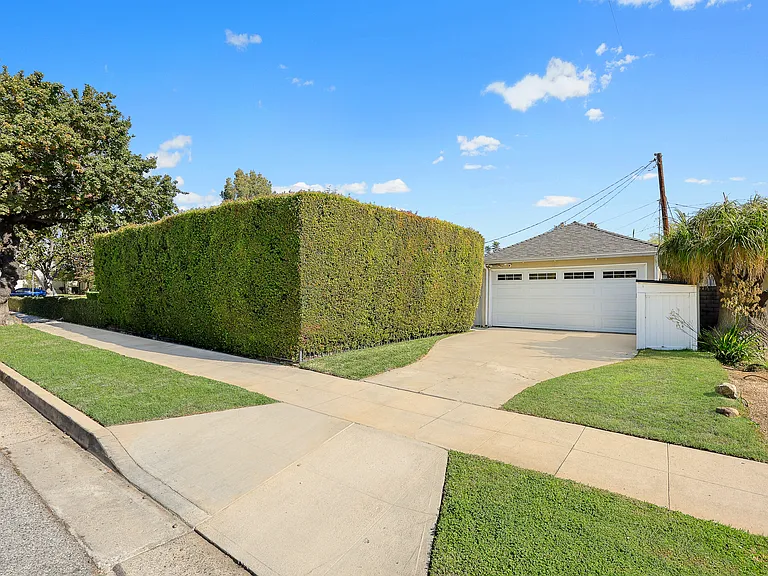 2100 Rose Villa St #A — Photo 12