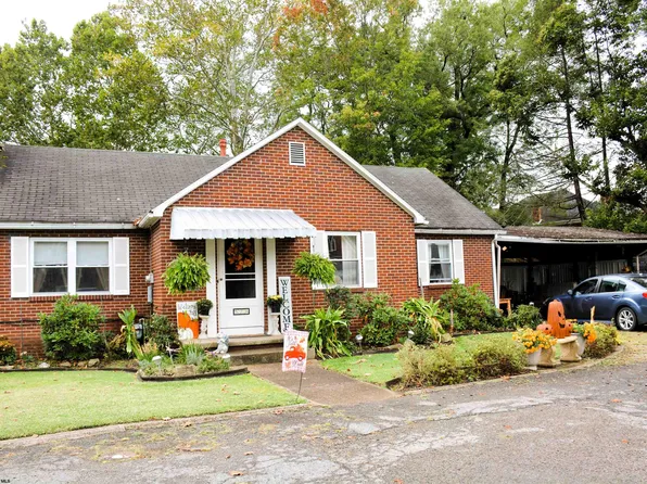 570 Locust Ave, Weston, WV 26452