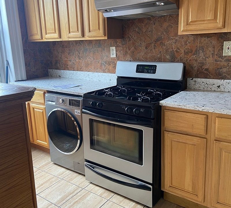1st image of 49 Herkimer St #2