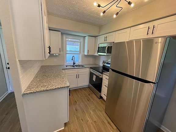 4th image of 23318 Williams Ave