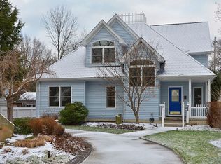 325 Bayview Rd, Bay Village, OH 44140