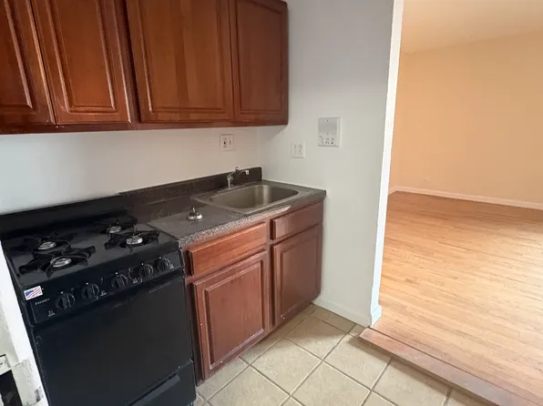 14165 85th Rd APT 2G, Briarwood, NY 11435