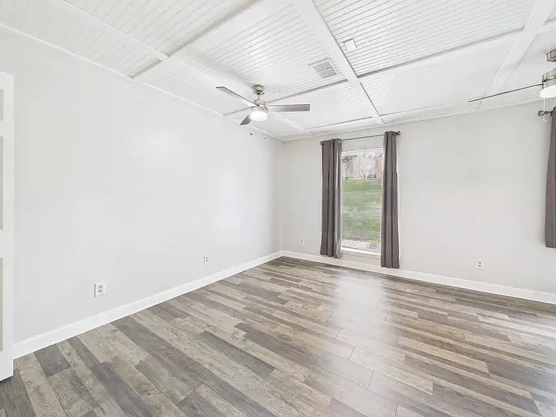2 bed, 988 sqft, $1,490 — Photo 2