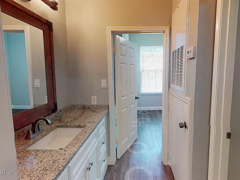 2814 Nueces St #108 — Photo 6