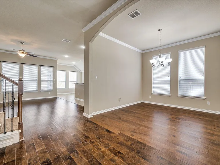 1017 Nob Hill Pl — Photo 3