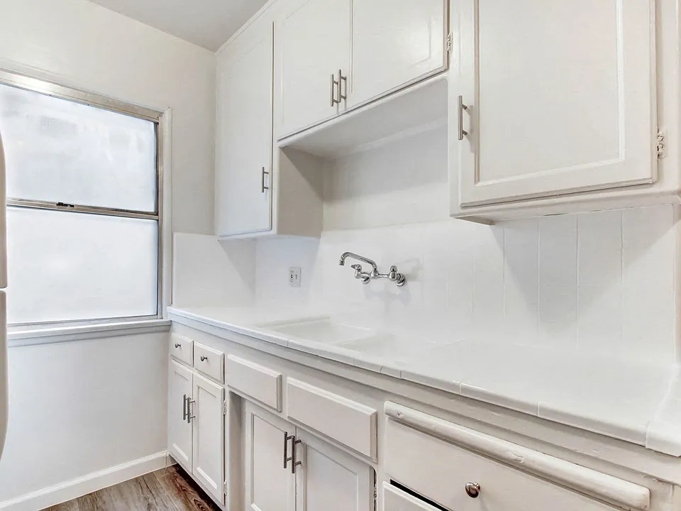 Oxford Avenue Apartments