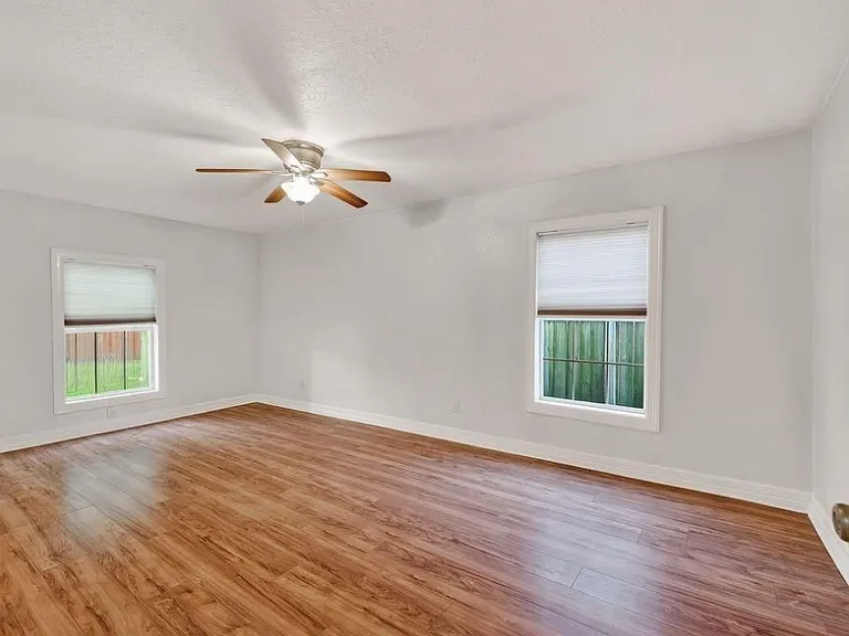 4520 Sharon St — Photo 9