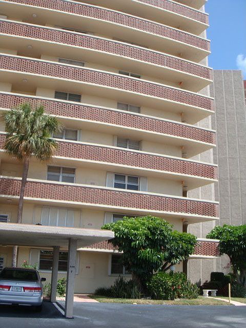 2nd image of 2731 NE 14th St Unit 703