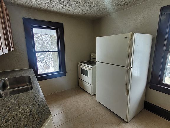 4th image of 406 E Crosier St #A