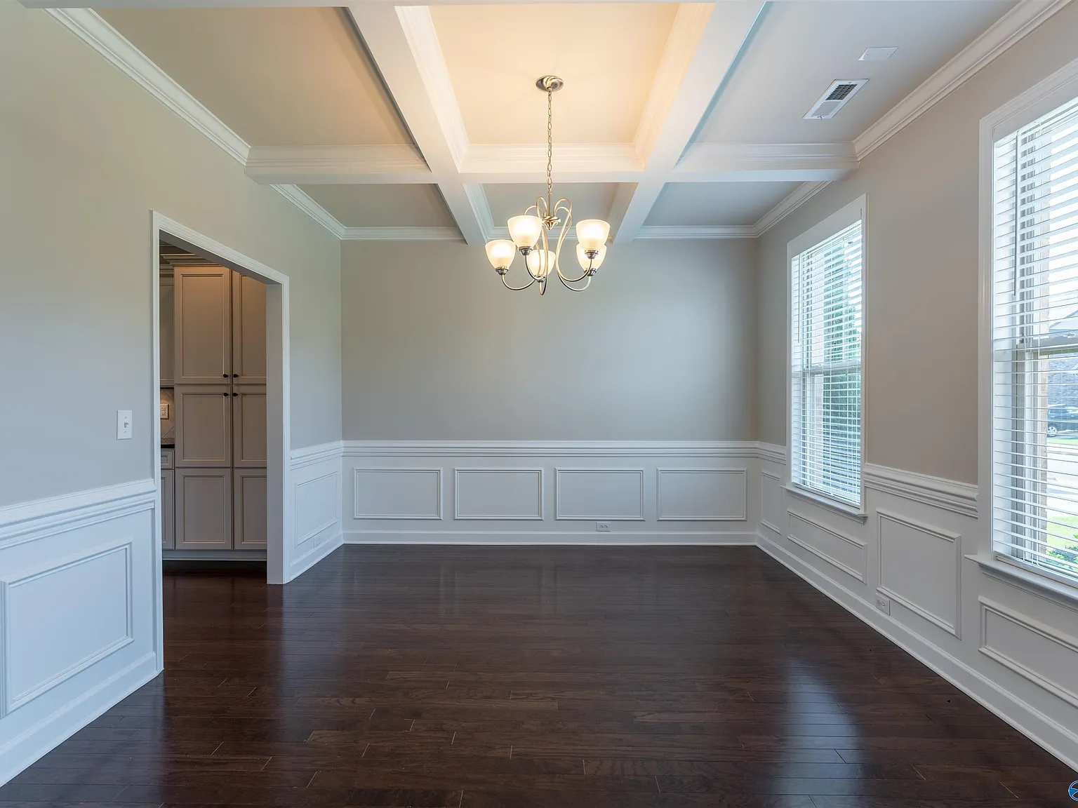 5 bed, 3.5 bath, 3465 sqft, $2,800 — Photo 4