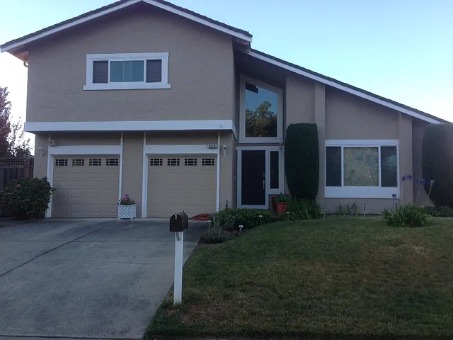 820 Easy St photo 1