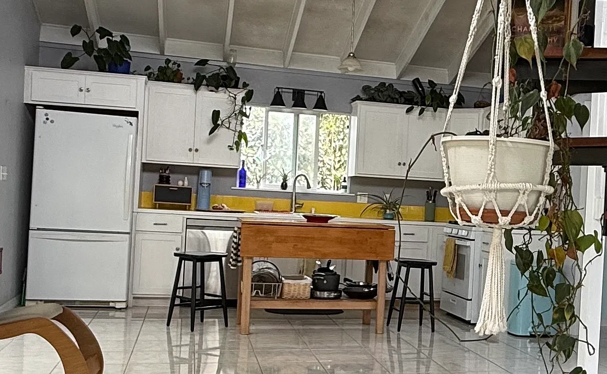 bright kitchen with dishwasher and gas stove. - 12-124 W Moanauli Loop #1