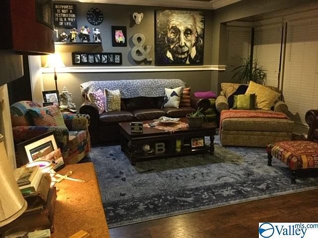 2nd image of 2018 13th St SE