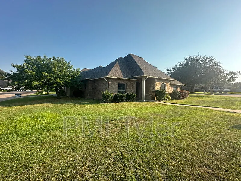 2 Baylee Dr