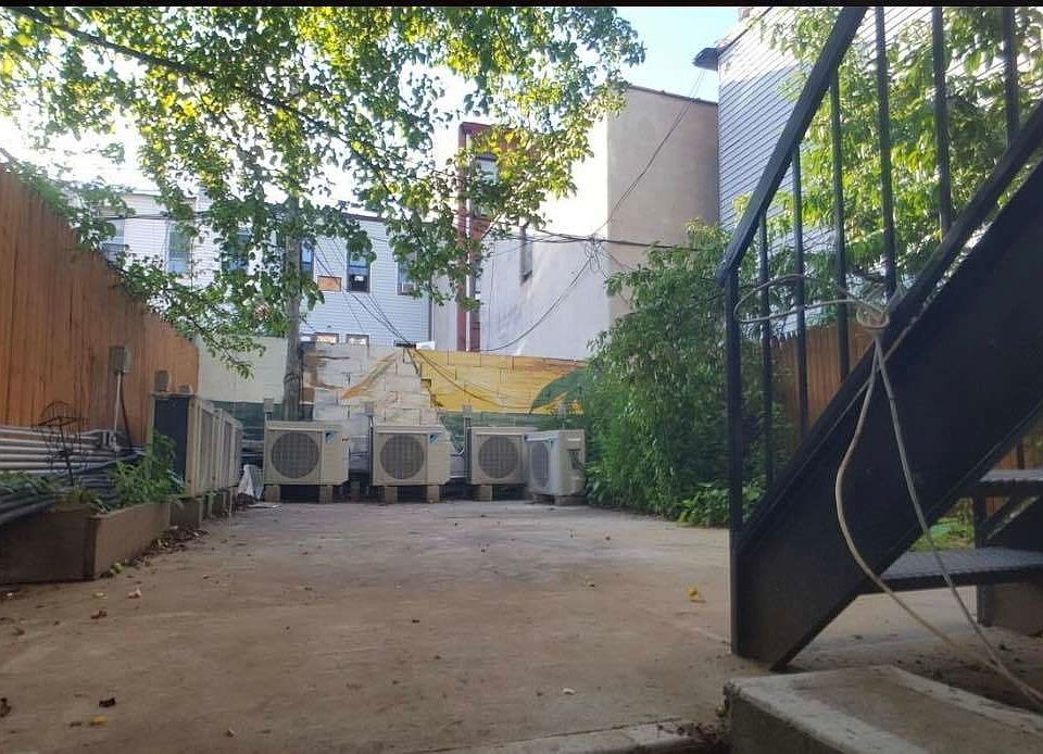 2nd image of 1285 Madison Ave