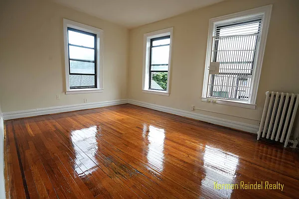 Rented by Norman Raindel, LREB | media 7