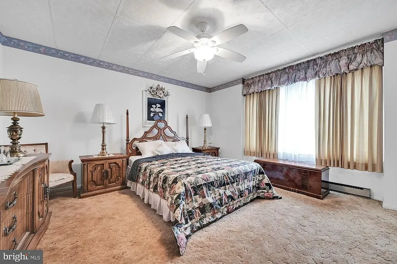 4 bed, 2860 sqft, $1,500 — Photo 4