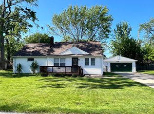 7387 Primrose Dr, Mentor On The Lake, OH 44060
