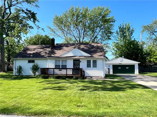 7387 Primrose Dr, Mentor On The Lake, OH 44060