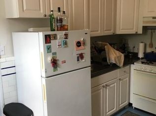 724 Tasker St, Philadelphia, PA 19148