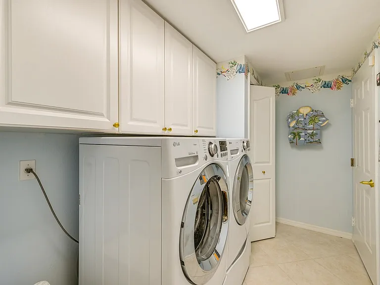 Laundry Room Cabinet