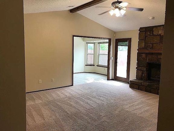 5th image of 1117 N Butternut Ave