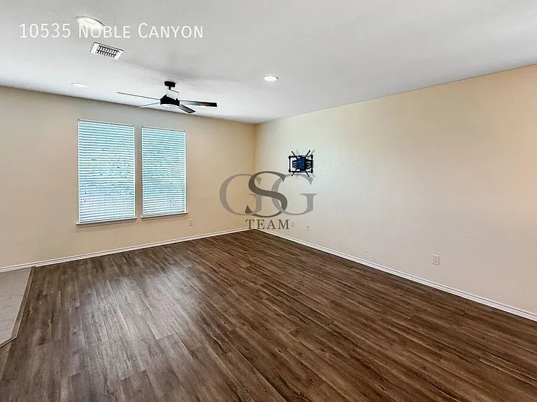 10535 Noble Cyn — Photo 16