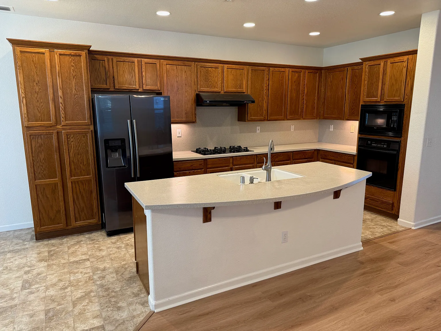 3 bed, 2032 sqft, $3,000 — Photo 4