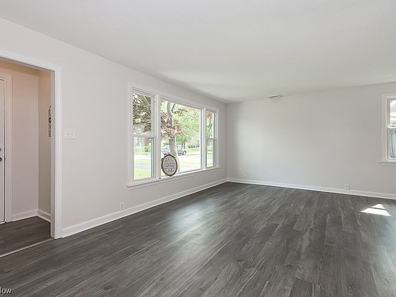3rd image of 20506 Randolph Pkwy