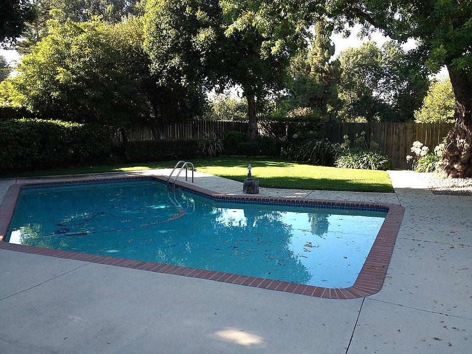 2nd image of 35 Ranchview Rd