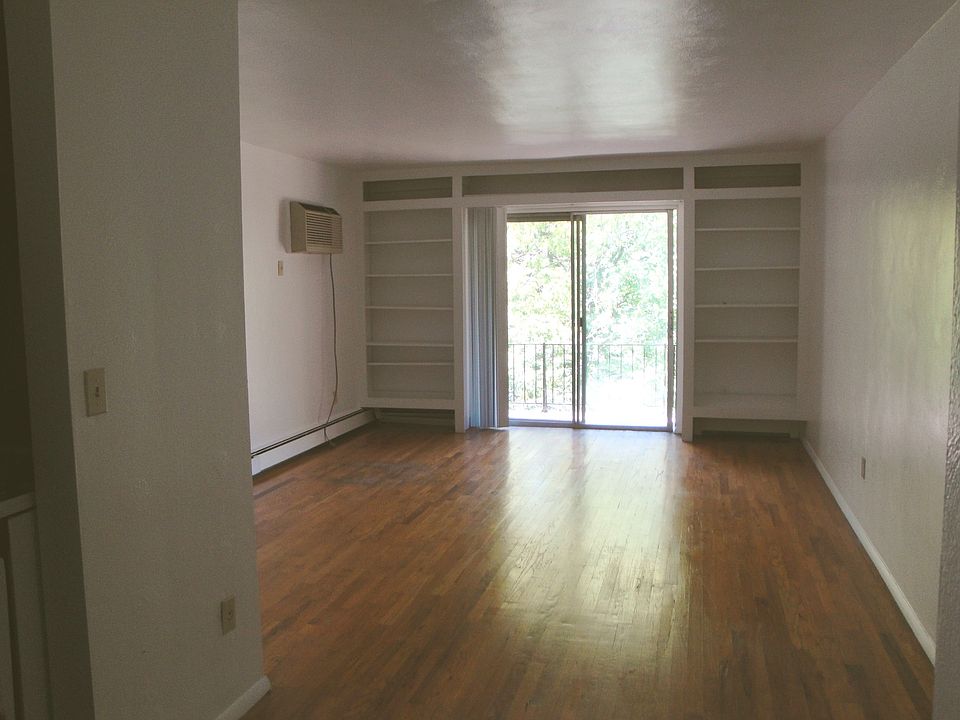 2nd image of 3239 Bishop St APT 26