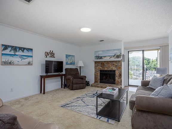 3rd image of 117 Cove Ct