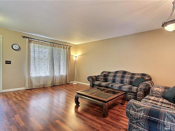 2nd image of 9207 188th St E