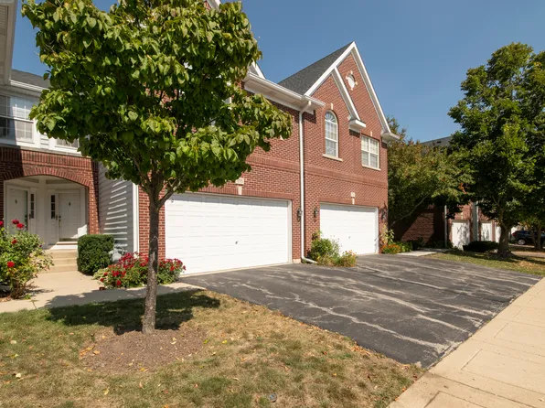 153 Fulbright Ln, Schaumburg, IL 60194