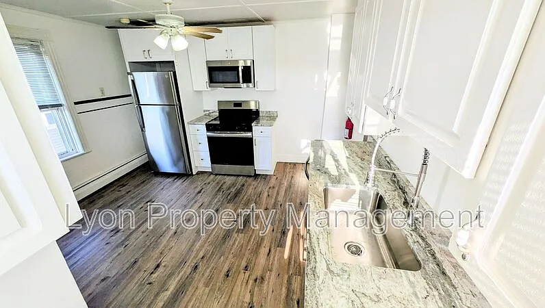 3 bed, 1.0 bath, $2,295 — Photo 4