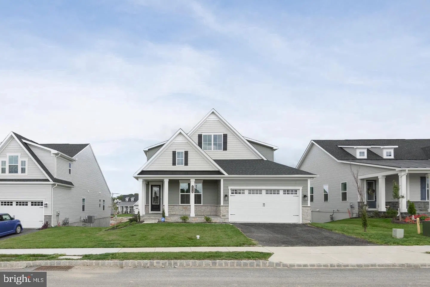 4 bed, 4.0 bath, 3969 sqft, $4,200 — Photo 2
