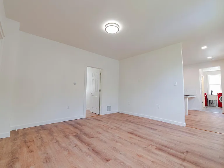 6021 Pear Ave #B — Photo 2