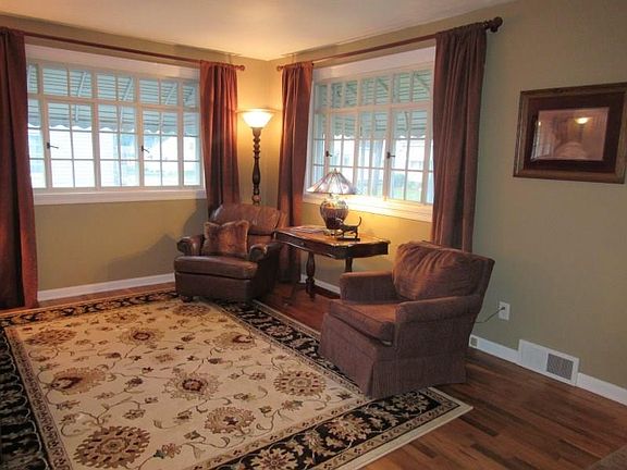 2nd image of 3312 East Ave