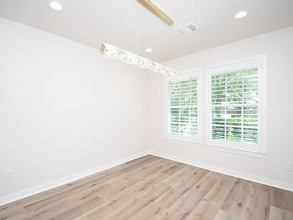 5th image of 2906 Pecan Ridge Dr