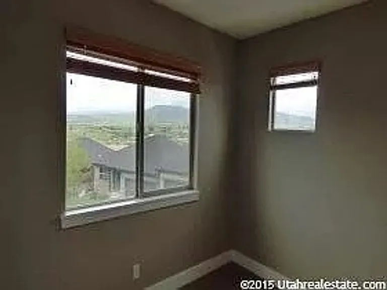 2741 N Garden Dr — Photo 10