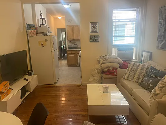 Rented by Voro, LLC | media 4