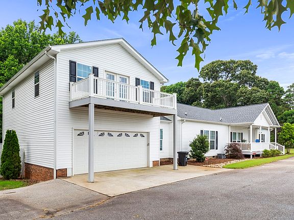 3rd image of 420 Earles Grove Rd