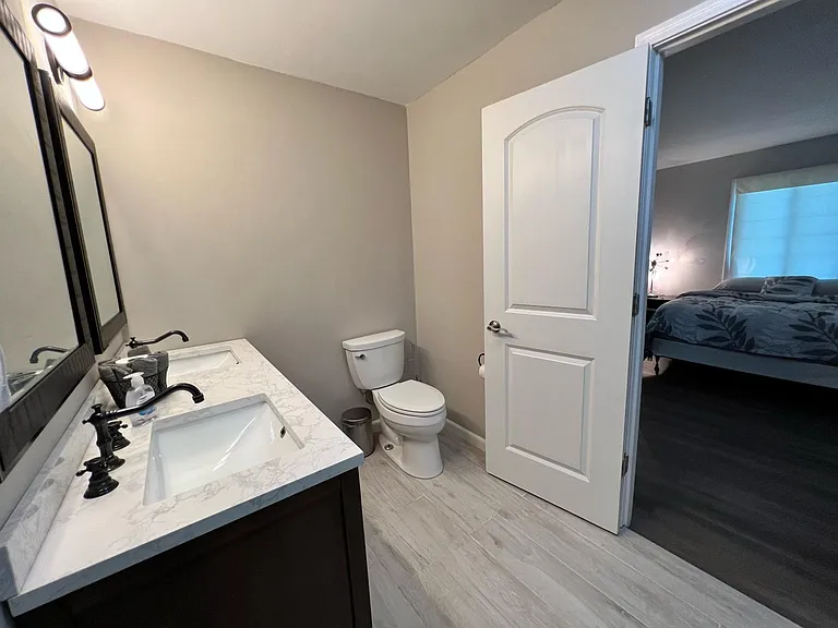 FULL MASTER BATHROOM